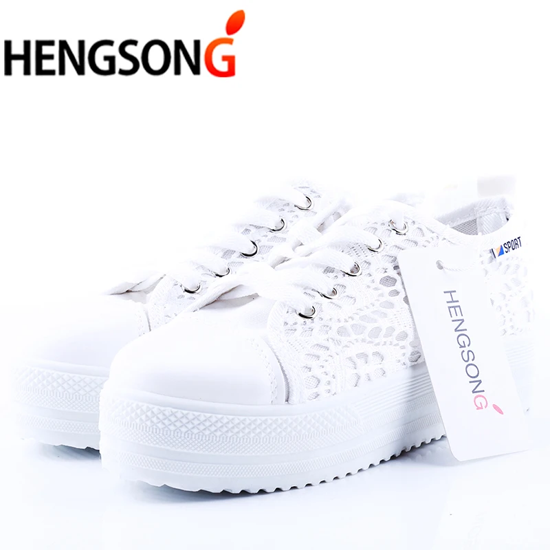 2018 Spring Summer Women Sneakers Cut-Out Lace Floral Canvas Sports Shoes Hollow Mesh Breathable Walking Shoes White Black 
2018 Spring Summer Women Sneakers Cut-Out Lace Floral Canvas Sports Shoes Hollow Mesh Breathable Walking Shoes White Black