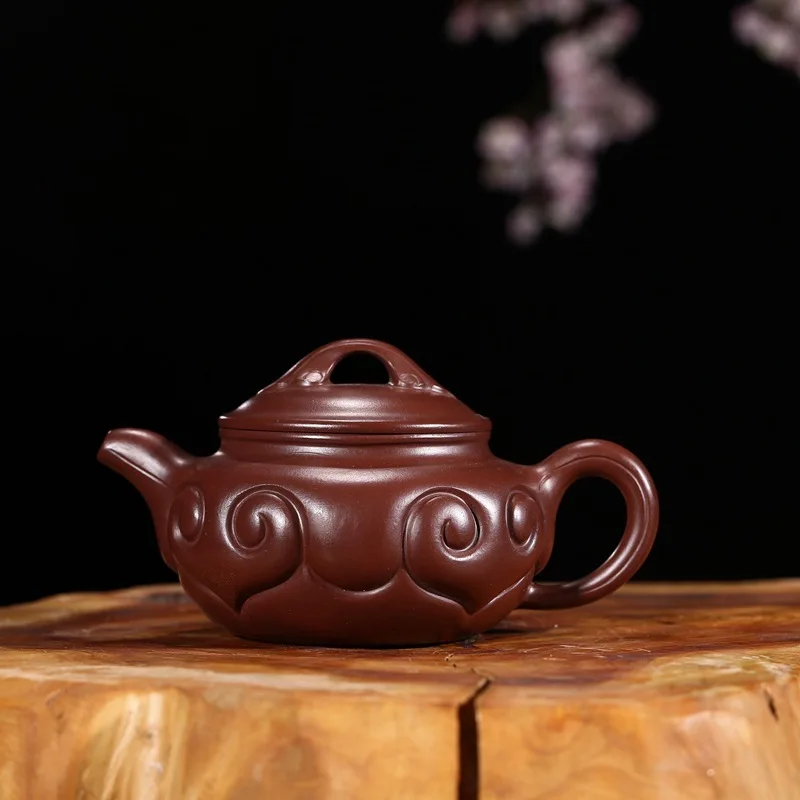Yixing are recommended by the manual fine ore quality goods purple clay zhu archaize the best kung fu tea set the teapot
Yixing are recommended by the manual fine ore quality goods purple clay zhu archaize the best kung fu tea set the teapot