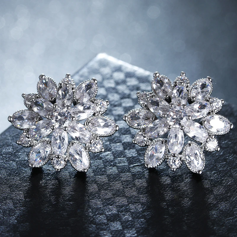100% 925 sterling silver fashion shiny big CZ zircon snowflake ladies`stud earrings jewelry women best birthday gift hot sell
100% 925 sterling silver fashion shiny big CZ zircon snowflake ladies`stud earrings jewelry women best birthday gift hot sell