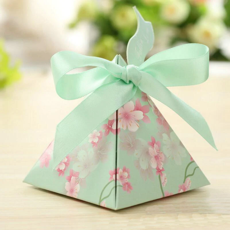 25pcs/lot Green Flower Print Cute Gift Candy Boxes Wedding Party Favor Christmas Candy Bags with Ribbon Decor
25pcs/lot Green Flower Print Cute Gift Candy Boxes Wedding Party Favor Christmas Candy Bags with Ribbon Decor