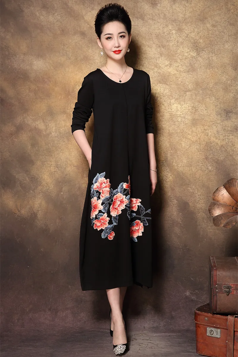 China style Elegant Mother knitted long dress retro Embroidery Rhinestone middle age beautiful party dress Plus size vestidos4XL
China style Elegant Mother knitted long dress retro Embroidery Rhinestone middle age beautiful party dress Plus size vestidos4XL
