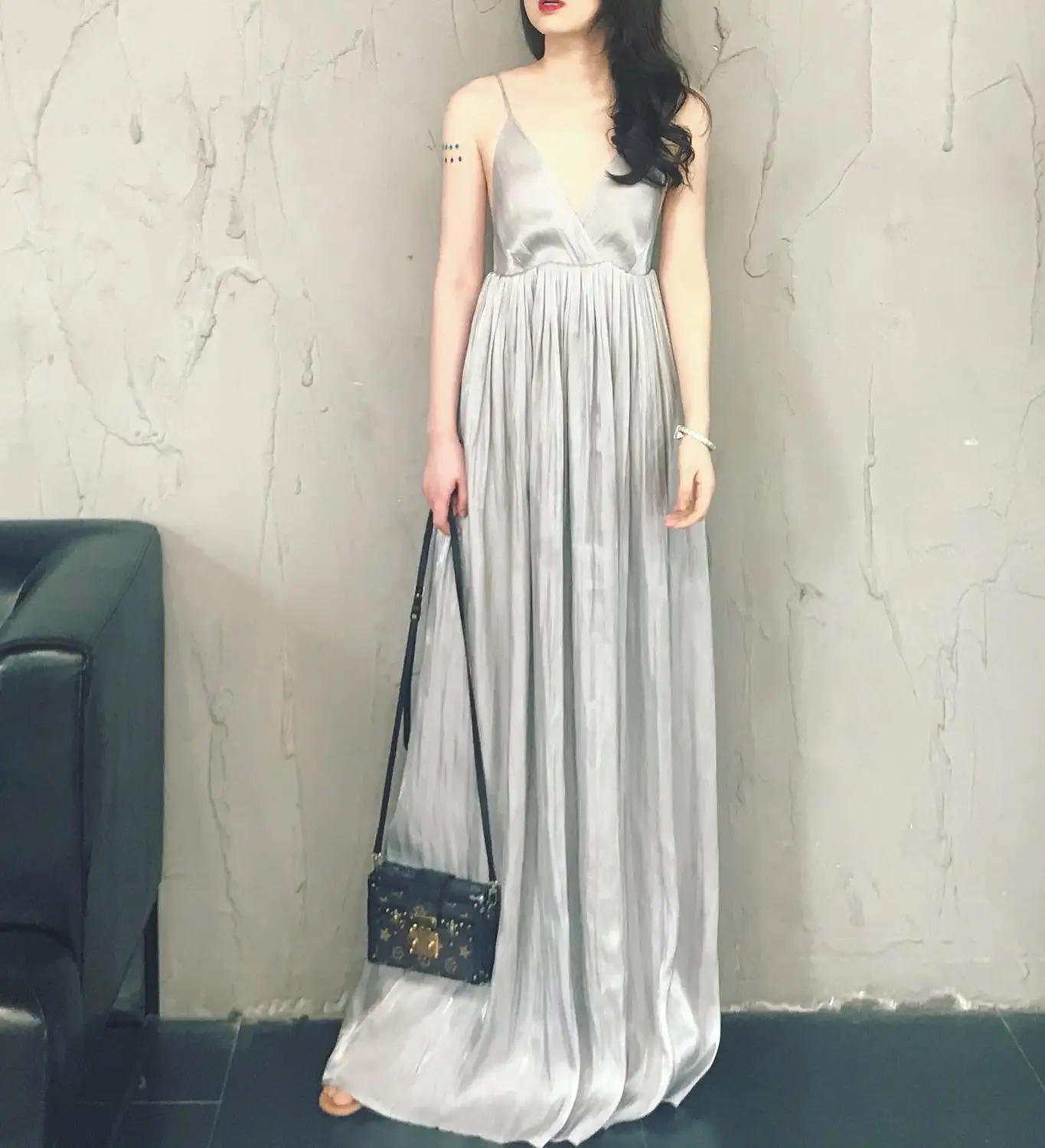 Vestidos 2019 Summer Women Sexy Slit Satin Maxi V Neck Sleeveless Beach Dresses Ladies Casual Loose Long Maxi Party Dress Wrap D
Vestidos 2019 Summer Women Sexy Slit Satin Maxi V Neck Sleeveless Beach Dresses Ladies Casual Loose Long Maxi Party Dress Wrap D