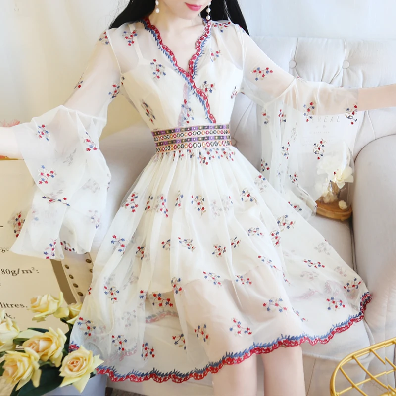 Female Summer Sweet Princess Dress Retro Court Style Embroidered Lace V-neck Mesh Streetwear Dress Christmas Party Club Dresses
Female Summer Sweet Princess Dress Retro Court Style Embroidered Lace V-neck Mesh Streetwear Dress Christmas Party Club Dresses