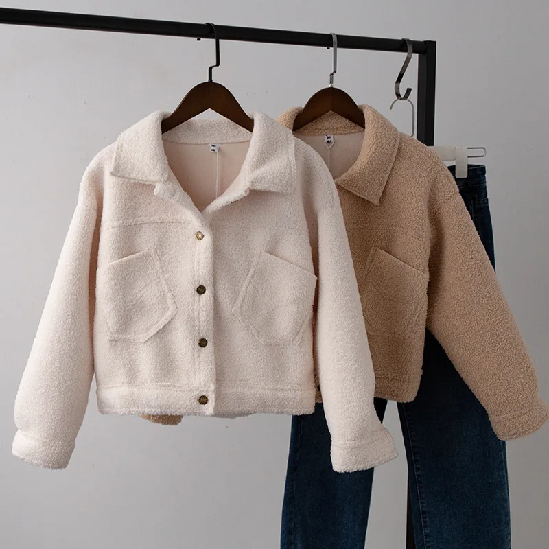2018 Winter Women Faux Fur Jacket Faux Lamb Wool Single-Breasted Coat Korean Fashion Two Pockets Thick Warm Suede Jacket Outwear
2018 Winter Women Faux Fur Jacket Faux Lamb Wool Single-Breasted Coat Korean Fashion Two Pockets Thick Warm Suede Jacket Outwear
