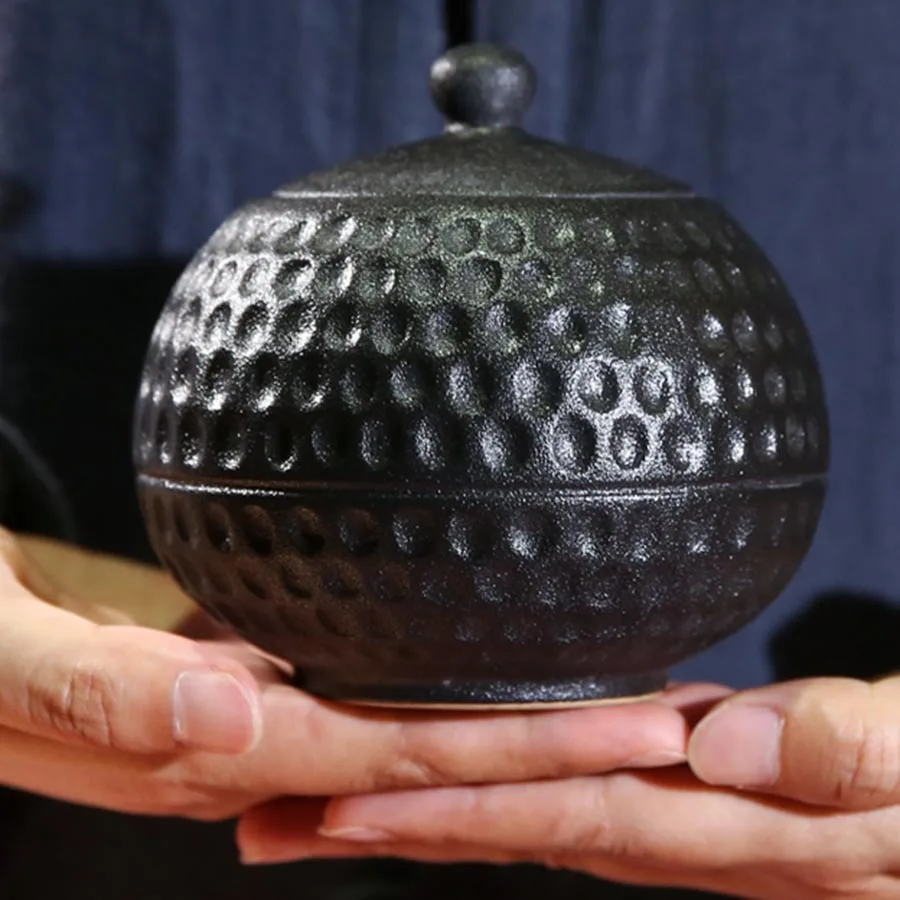 Black Zen Japanese Style Vintage Coarse Pottery Tea Cans Ceramic Sealed Jar Kung Fu Tea Set Accessories Tea Caddy Storage Bottle
Black Zen Japanese Style Vintage Coarse Pottery Tea Cans Ceramic Sealed Jar Kung Fu Tea Set Accessories Tea Caddy Storage Bottle