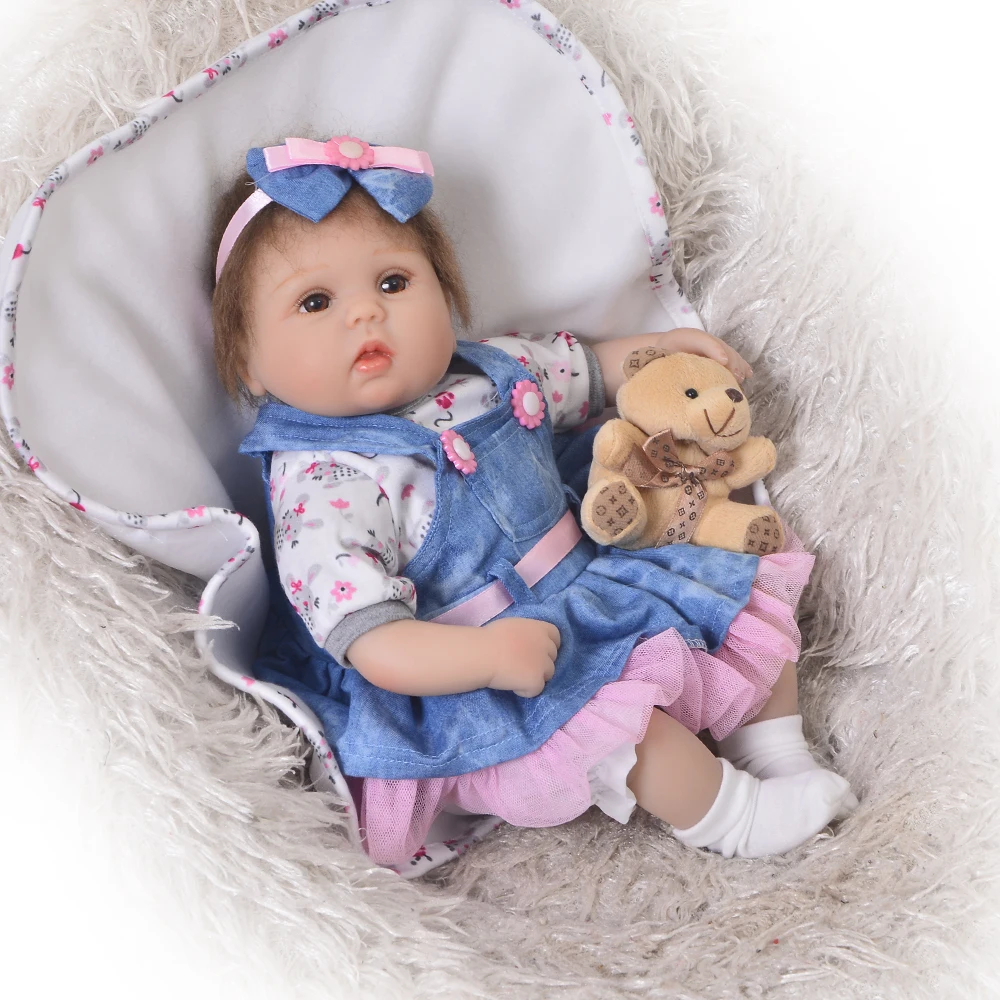 New Arrival Silicone Vinyl 17 Inch Reborn Baby Dolls Toy With Blue Dress Realistic Girl Babies Doll Hug Real Kids Playmates
New Arrival Silicone Vinyl 17 Inch Reborn Baby Dolls Toy With Blue Dress Realistic Girl Babies Doll Hug Real Kids Playmates