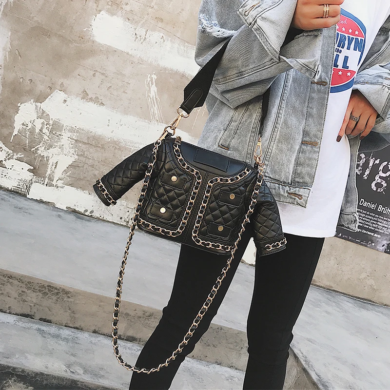 2021 women bags Designer clutch fashion rivet motorcycle shoulder bag new summer fashion handbag chain Crossbody Bag 348
2021 women bags Designer clutch fashion rivet motorcycle shoulder bag new summer fashion handbag chain Crossbody Bag 348