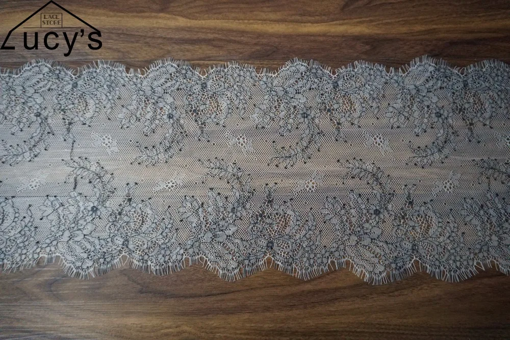 Off white with black eyelash lace trim 15 meters very delicate! 24cm width woman dress sewing patchwork lace accessories
Off white with black eyelash lace trim 15 meters very delicate! 24cm width woman dress sewing patchwork lace accessories