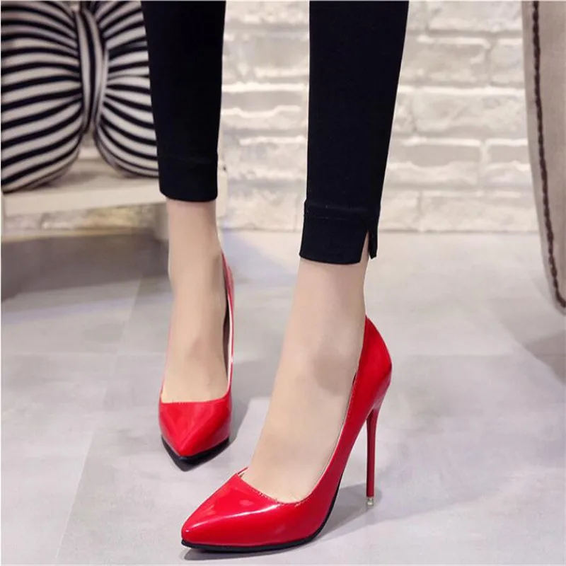 New small fresh high heels 10cm fine with bridesmaid shoes with pointed women's singles shoes.
New small fresh high heels 10cm fine with bridesmaid shoes with pointed women's singles shoes.