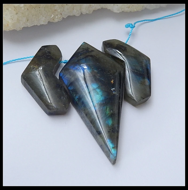 Wholesale 3Pcs Natural Stone Flashy Labradorite Side Drilled Necklace Pendants 47x23x8mm 28x13x6mm 17.54g
Wholesale 3Pcs Natural Stone Flashy Labradorite Side Drilled Necklace Pendants 47x23x8mm 28x13x6mm 17.54g