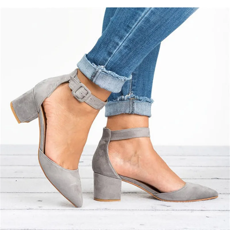 Factory Direct Low Heels Sandals Women Ankle Strap Summer Shoes Female Plus Size 43 Block Heels Women Shoes 2019 Casual Sandals
Factory Direct Low Heels Sandals Women Ankle Strap Summer Shoes Female Plus Size 43 Block Heels Women Shoes 2019 Casual Sandals