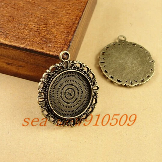 (60 pieces/lot) To fit 20mm round cabochon antique bronze plated vintage style alloy pendant tray settings hd1196
(60 pieces/lot) To fit 20mm round cabochon antique bronze plated vintage style alloy pendant tray settings hd1196