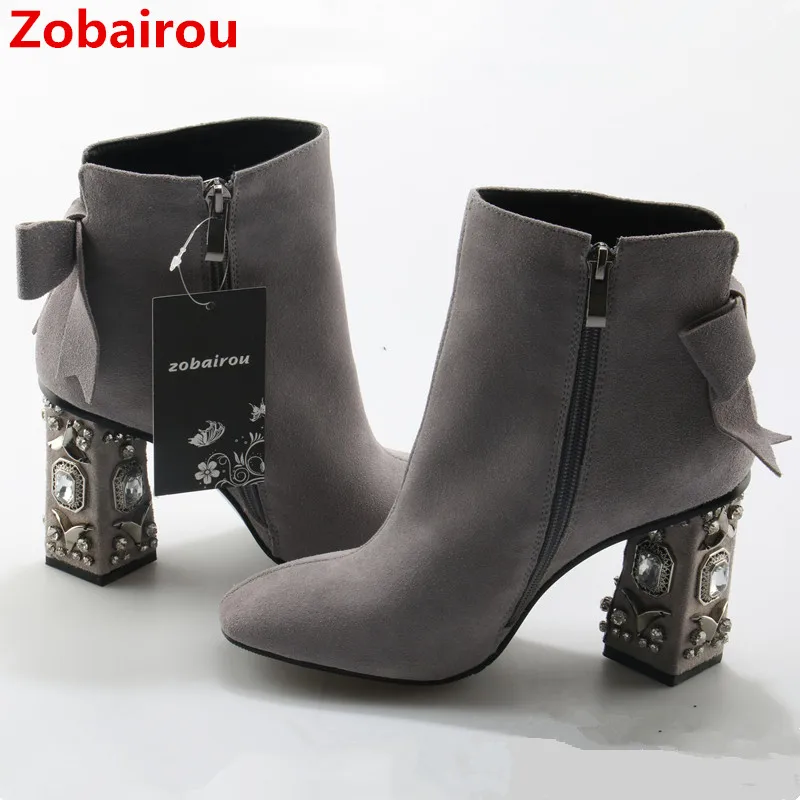 Zobairou 2018 botas feminina ankle boots suede leather chunky high heels punk shoes woman rhinestone big size stocking booties
Zobairou 2018 botas feminina ankle boots suede leather chunky high heels punk shoes woman rhinestone big size stocking booties