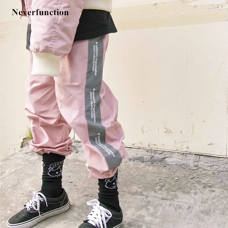 Men New Stitching Reflective Side Stripe Letter Embroidery Track Pants Streetwear Pink Windbreaker Sweatpants Joggers Trousers
Men New Stitching Reflective Side Stripe Letter Embroidery Track Pants Streetwear Pink Windbreaker Sweatpants Joggers Trousers