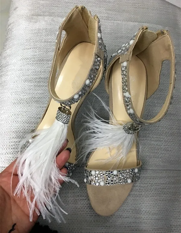 Top Sale Crystal Embellished White High Heels Sandals With Feather Fringe Rhinestone Sandals Bridal Wedding Shoes Women Pumps
Top Sale Crystal Embellished White High Heels Sandals With Feather Fringe Rhinestone Sandals Bridal Wedding Shoes Women Pumps