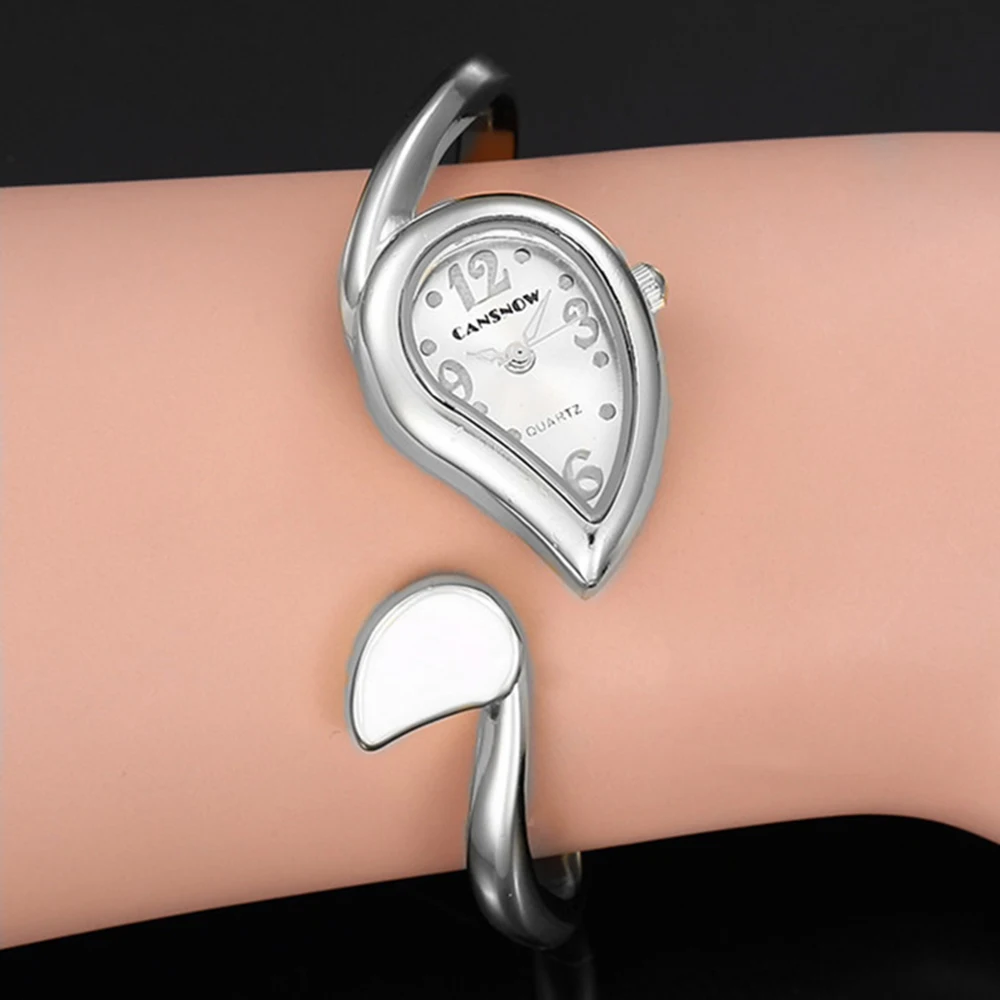 New Luxury Fashion Women Watches Bangle Leaf Design Shape Rose Gold Wrist Watch Women Quartz Clock Relogio Feminino Dropshipping
New Luxury Fashion Women Watches Bangle Leaf Design Shape Rose Gold Wrist Watch Women Quartz Clock Relogio Feminino Dropshipping