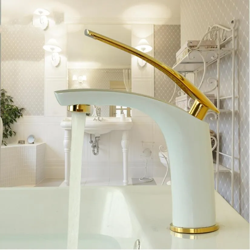 Basin Faucets Gold Brass Bathroom Faucet Basin Tap Single Handle Hot and Cold Water Mixer Taps lavatory faucet
Basin Faucets Gold Brass Bathroom Faucet Basin Tap Single Handle Hot and Cold Water Mixer Taps lavatory faucet