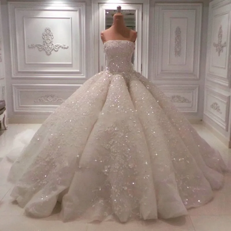 robe de mariee Bridal Gown Fashion Vestidos Noiva Saudi Arabian Wedding Dress Appliques Beaded trouwjurk Wedding Gowns Backless
robe de mariee Bridal Gown Fashion Vestidos Noiva Saudi Arabian Wedding Dress Appliques Beaded trouwjurk Wedding Gowns Backless