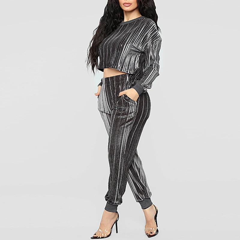 2018 Winter Shiny Velvet Suit Women 2 Piece Set Long Sleeve Crop Top + Pants Set Casual Club Outfits Ladies Suits
2018 Winter Shiny Velvet Suit Women 2 Piece Set Long Sleeve Crop Top + Pants Set Casual Club Outfits Ladies Suits