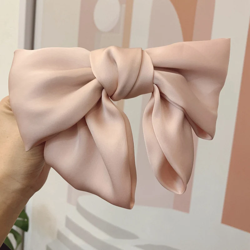 2019 Fashion Women Girls Big Bowknot Hair Barrettes Soft Satin Material Elegant Quality Hair Clips Solid Color Vintage Style
2019 Fashion Women Girls Big Bowknot Hair Barrettes Soft Satin Material Elegant Quality Hair Clips Solid Color Vintage Style