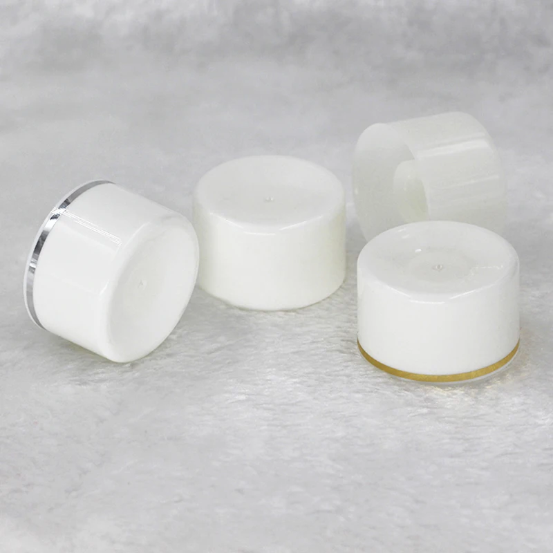 High-quality 50pcs 100g Empty Screw Lid White PE Soft Cosmetic Soft Tube Plastic Cosmetic Container With gold ring/silver ring
High-quality 50pcs 100g Empty Screw Lid White PE Soft Cosmetic Soft Tube Plastic Cosmetic Container With gold ring/silver ring
