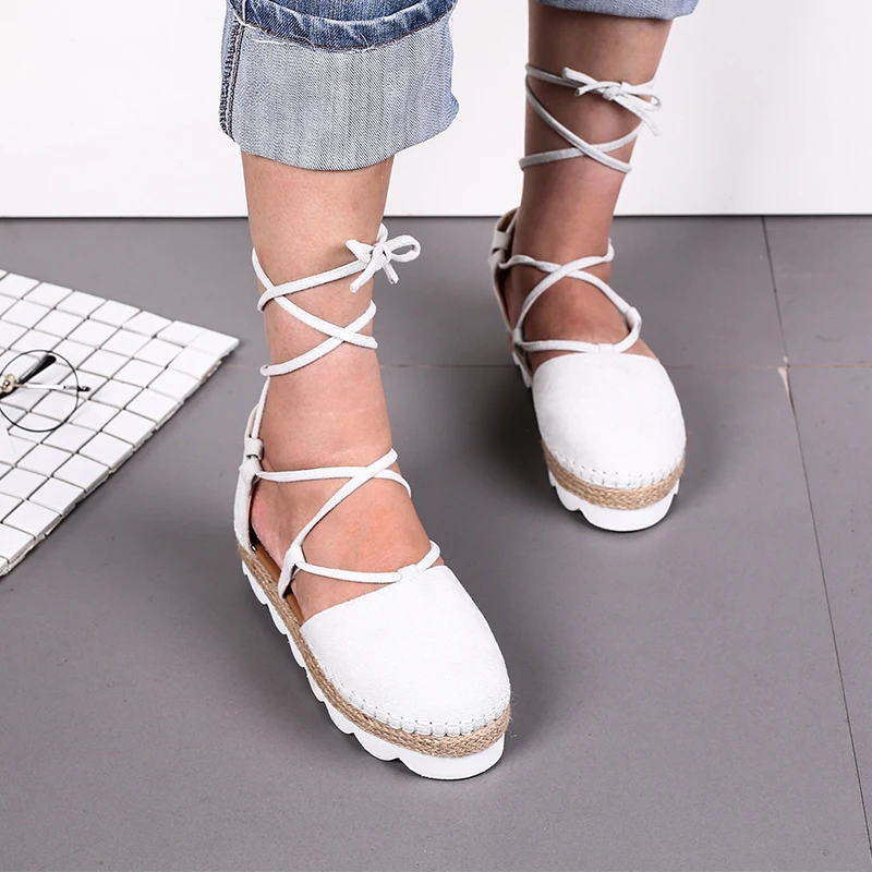 Women's Platform Sandals Shoes Flat Lace Up 2019 Cross Tied Style Summer Holiday Shoes Wild Woman Sandals Black White Shoes
Women's Platform Sandals Shoes Flat Lace Up 2019 Cross Tied Style Summer Holiday Shoes Wild Woman Sandals Black White Shoes