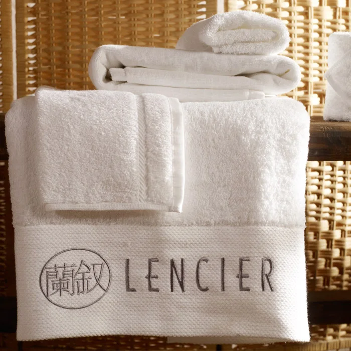 High Quality Bath Towel 100% Cotton Soft White 810G Plus Beach Towers For Adults 150cm*80cm 5 Stars Hotel Thicken Embroidered
High Quality Bath Towel 100% Cotton Soft White 810G Plus Beach Towers For Adults 150cm*80cm 5 Stars Hotel Thicken Embroidered