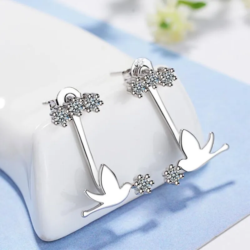 New Korean Style Fashion Exquisite Silver Plated Jewelry Crystal Cute Swallow Bird Creative Female Dangle Earrings XZE102
New Korean Style Fashion Exquisite Silver Plated Jewelry Crystal Cute Swallow Bird Creative Female Dangle Earrings XZE102