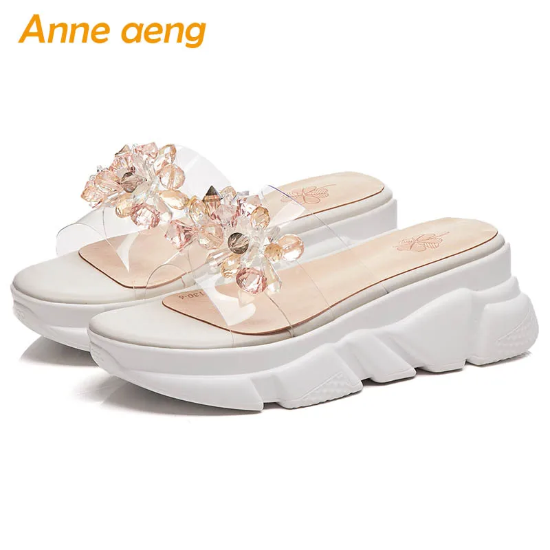 2019 New Summer Genuine Leather Outside Women Slippers High Wedge Heel Crystal Fashion Women Platform Shoes White Mules Slides
2019 New Summer Genuine Leather Outside Women Slippers High Wedge Heel Crystal Fashion Women Platform Shoes White Mules Slides