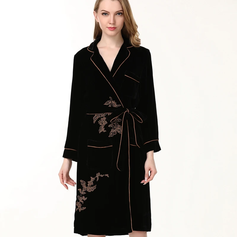 100%Silk SleepwearWomen Luxury Bathrobe warm flannel silk Robes Imitation Full Sleeve Nightwear winter spring woman silk robes
100%Silk SleepwearWomen Luxury Bathrobe warm flannel silk Robes Imitation Full Sleeve Nightwear winter spring woman silk robes