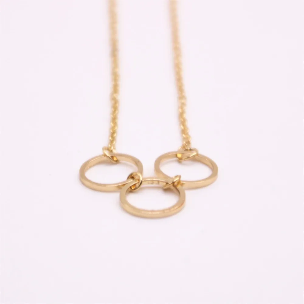Three hollow circles pendant necklace Child interest circle pendant necklace the to women
Three hollow circles pendant necklace Child interest circle pendant necklace the to women