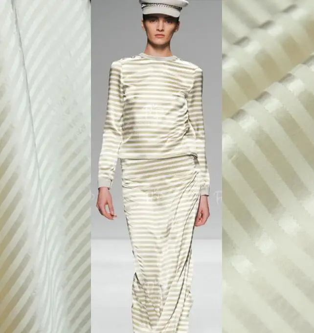 New soft elegant white stripes are elegant white glossy jacquard fabric thin fashion fabric
New soft elegant white stripes are elegant white glossy jacquard fabric thin fashion fabric