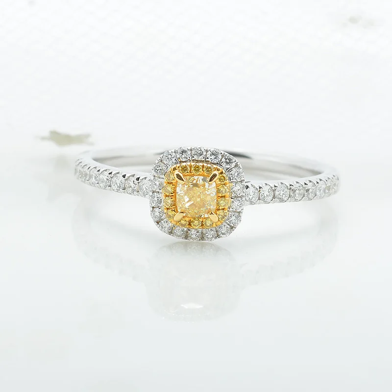 Solid 18K White Gold 0.6ctw Moissanite Cushion Cut Ring Yellow Halo Moissanite Ring Engagement Ring Fine Gold Jewelry For Women
Solid 18K White Gold 0.6ctw Moissanite Cushion Cut Ring Yellow Halo Moissanite Ring Engagement Ring Fine Gold Jewelry For Women