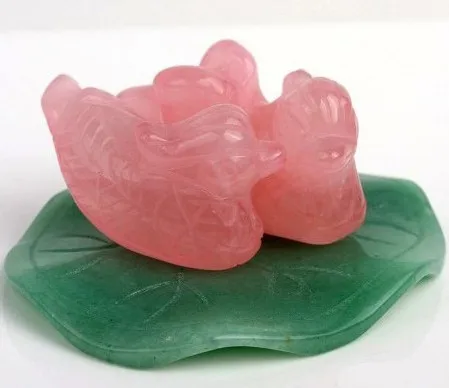 PAIR Carved rose quartz mandarin duck figurine with green aventurine 39 * 15 * 25mm
PAIR Carved rose quartz mandarin duck figurine with green aventurine 39 * 15 * 25mm