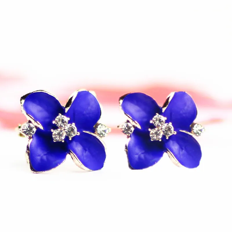 2021 Tin Alloy New Brinco Earings Drip Four Blossom Exaggerated Lovely Earrings Female Han Edition Fashion Jewelry Accessories
2021 Tin Alloy New Brinco Earings Drip Four Blossom Exaggerated Lovely Earrings Female Han Edition Fashion Jewelry Accessories