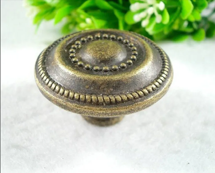 19-010 - Antique Brass Cabinet Cupboard Dresser Hardware Round Ring Knob ( D:39MM H:23MM)
19-010 - Antique Brass Cabinet Cupboard Dresser Hardware Round Ring Knob ( D:39MM H:23MM)