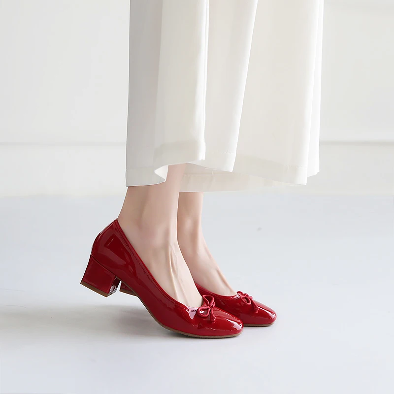 Lady's Genuine Patent Leather Ballet Chunky Med Block Heel Square Closed Toe Bowknot Slip On Mature Red Shoes
Lady's Genuine Patent Leather Ballet Chunky Med Block Heel Square Closed Toe Bowknot Slip On Mature Red Shoes