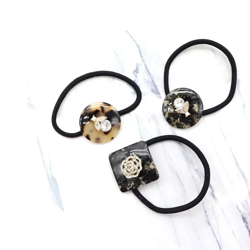 2PCS/SET Retro Fashion Acrylic Crystal Elastic Hair Band Rose Bees For Women Girl Ribbon Hair Jewelry Accessories Gift HC122
2PCS/SET Retro Fashion Acrylic Crystal Elastic Hair Band Rose Bees For Women Girl Ribbon Hair Jewelry Accessories Gift HC122