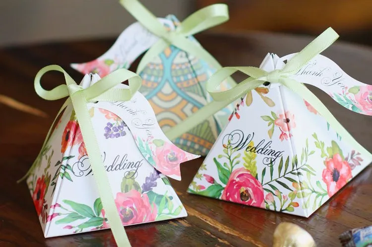100Pcs/lot Dual-sided Patterns Paperboard Creative Wedding Candy Box Chocolate Gift Party Paper Favor Box Event Decoration
100Pcs/lot Dual-sided Patterns Paperboard Creative Wedding Candy Box Chocolate Gift Party Paper Favor Box Event Decoration