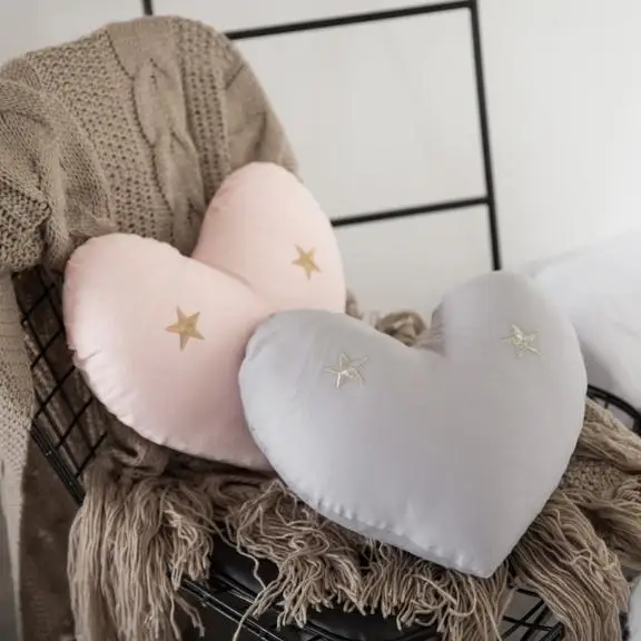 New Sweet Girl Whte Korean style Cute Cotton Embroidery loving heart Decorative Body Pillow Square Christmas Pillow Gift
New Sweet Girl Whte Korean style Cute Cotton Embroidery loving heart Decorative Body Pillow Square Christmas Pillow Gift