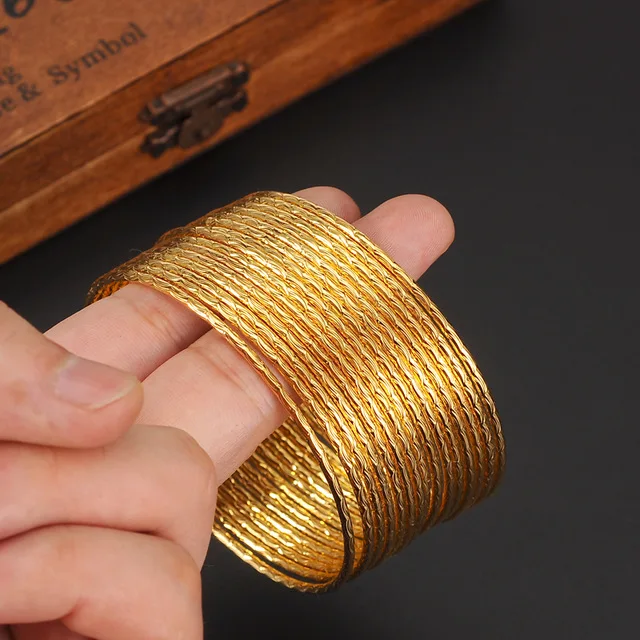Bangrui Wholesale Gold Color Ethiopian bangle bracelet bangle African Women jewelry Gold Dubai big circle bangles
Bangrui Wholesale Gold Color Ethiopian bangle bracelet bangle African Women jewelry Gold Dubai big circle bangles
