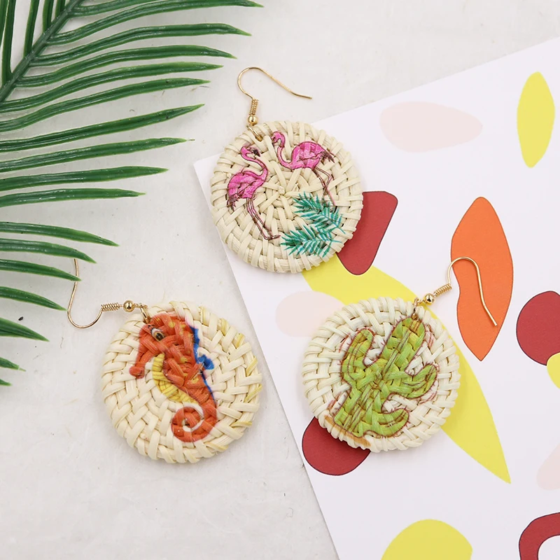 Cactus/Flamingo Wicker Rattan Earrings for Women Bohemian Disc Straw Drop Handmade Woven Natural Earing Pendientes
Cactus/Flamingo Wicker Rattan Earrings for Women Bohemian Disc Straw Drop Handmade Woven Natural Earing Pendientes