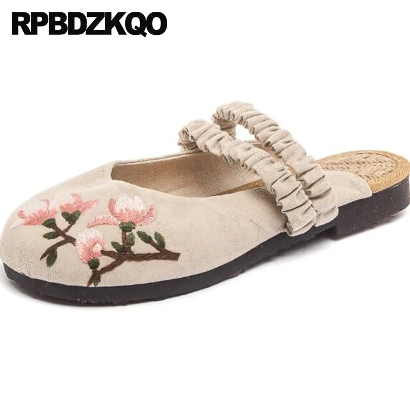 Women Flower Chinese Embroidered Shoes Canvas Mary Jane Embroidery Floral Slippers Sandals Cloth Slingback Retro Big Size Mules
Women Flower Chinese Embroidered Shoes Canvas Mary Jane Embroidery Floral Slippers Sandals Cloth Slingback Retro Big Size Mules