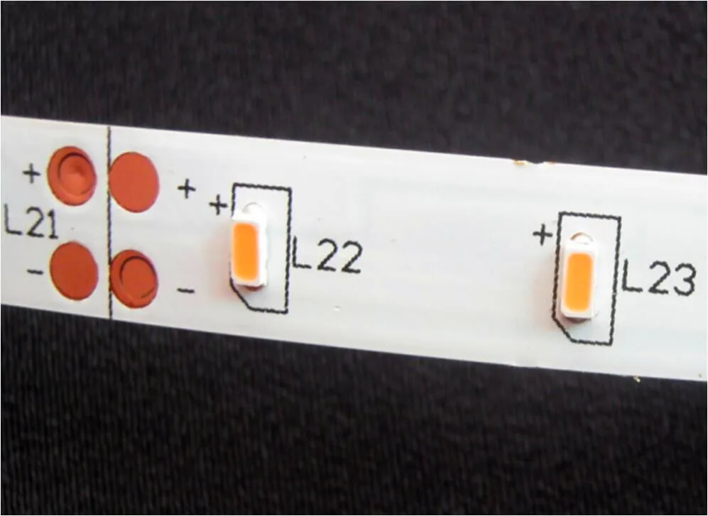 Гибкая светодиодная лента 3014 SMD 60 светодиодов/м 12 В постоянного тока, длина 5 м, 30 Вт, белая печатная плата, не водонепроницаемая, IP33 
Гибкая светодиодная лента 3014 SMD 60 светодиодов/м 12 В постоянного тока, длина 5 м, 30 Вт, белая печатная плата, не водонепроницаемая, IP33