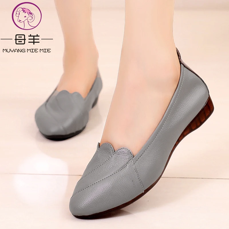MUYANG MIE MIE Women Loafers Plus Size Genuine Leather Ballet Flats 2019 Flat Shoes Woman Casual Shoe For Women Flats Moccasins
MUYANG MIE MIE Women Loafers Plus Size Genuine Leather Ballet Flats 2019 Flat Shoes Woman Casual Shoe For Women Flats Moccasins
