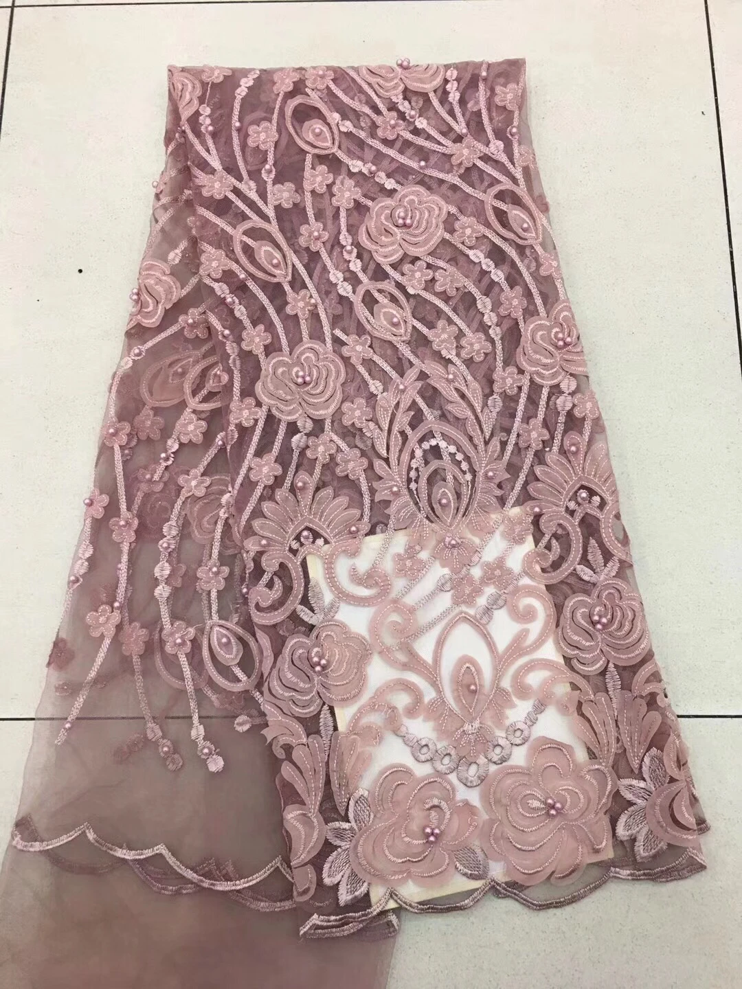 African Lace Fabric 2018 Embroidered Nigerian Laces Fabric Bridal High Quality French Tulle Lace Fabric For Women K-D2399
African Lace Fabric 2018 Embroidered Nigerian Laces Fabric Bridal High Quality French Tulle Lace Fabric For Women K-D2399