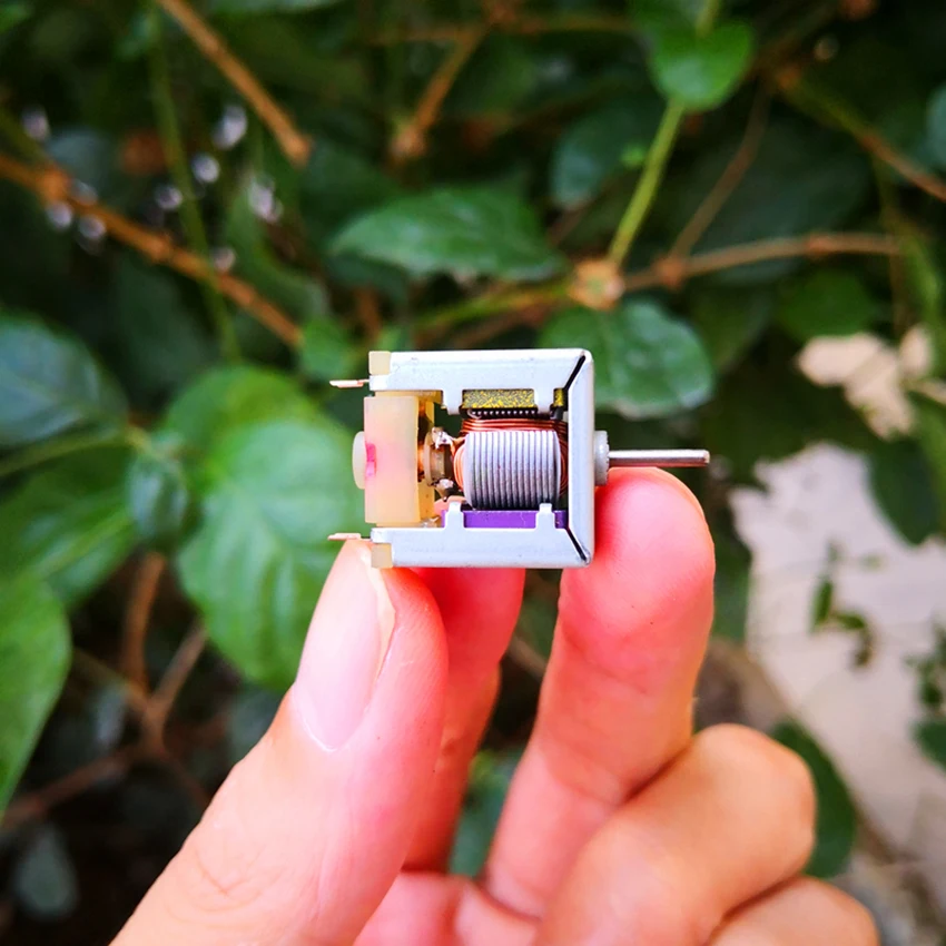020 Micro Motor High Speed DC3-6V 30000-45000rpm 1A Electric Machinery for DIY Fan,Doing Experiments,Model Airplanes Toy
020 Micro Motor High Speed DC3-6V 30000-45000rpm 1A Electric Machinery for DIY Fan,Doing Experiments,Model Airplanes Toy