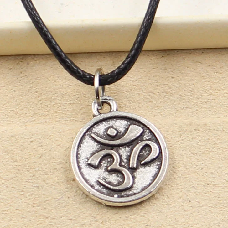 New Fashion Tibetan Double Sided Yoga Om Pendant Necklace Choker Charm Black Leather Cord Factory Price Handmade Jewelry
New Fashion Tibetan Double Sided Yoga Om Pendant Necklace Choker Charm Black Leather Cord Factory Price Handmade Jewelry