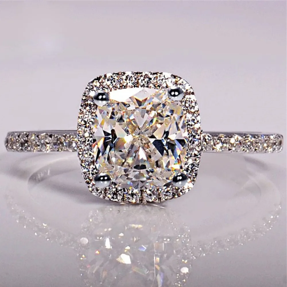 Фото Женское Обручальное кольцо с фианитом обручальное белым овальным цирконием