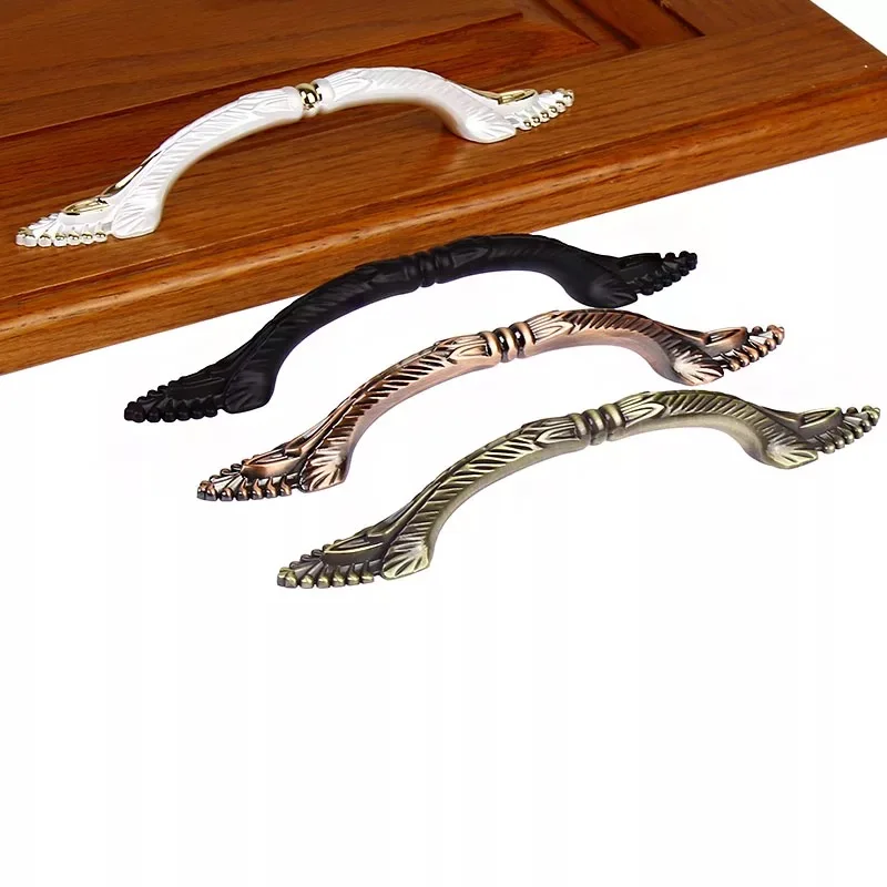 96mm Vintage Kitchen Cabinet Handles Bronze Wine Cabinet Pulls 5"Antique brass Drawer Dresser Wardrobe Furniture door pull knobs
96mm Vintage Kitchen Cabinet Handles Bronze Wine Cabinet Pulls 5"Antique brass Drawer Dresser Wardrobe Furniture door pull knobs